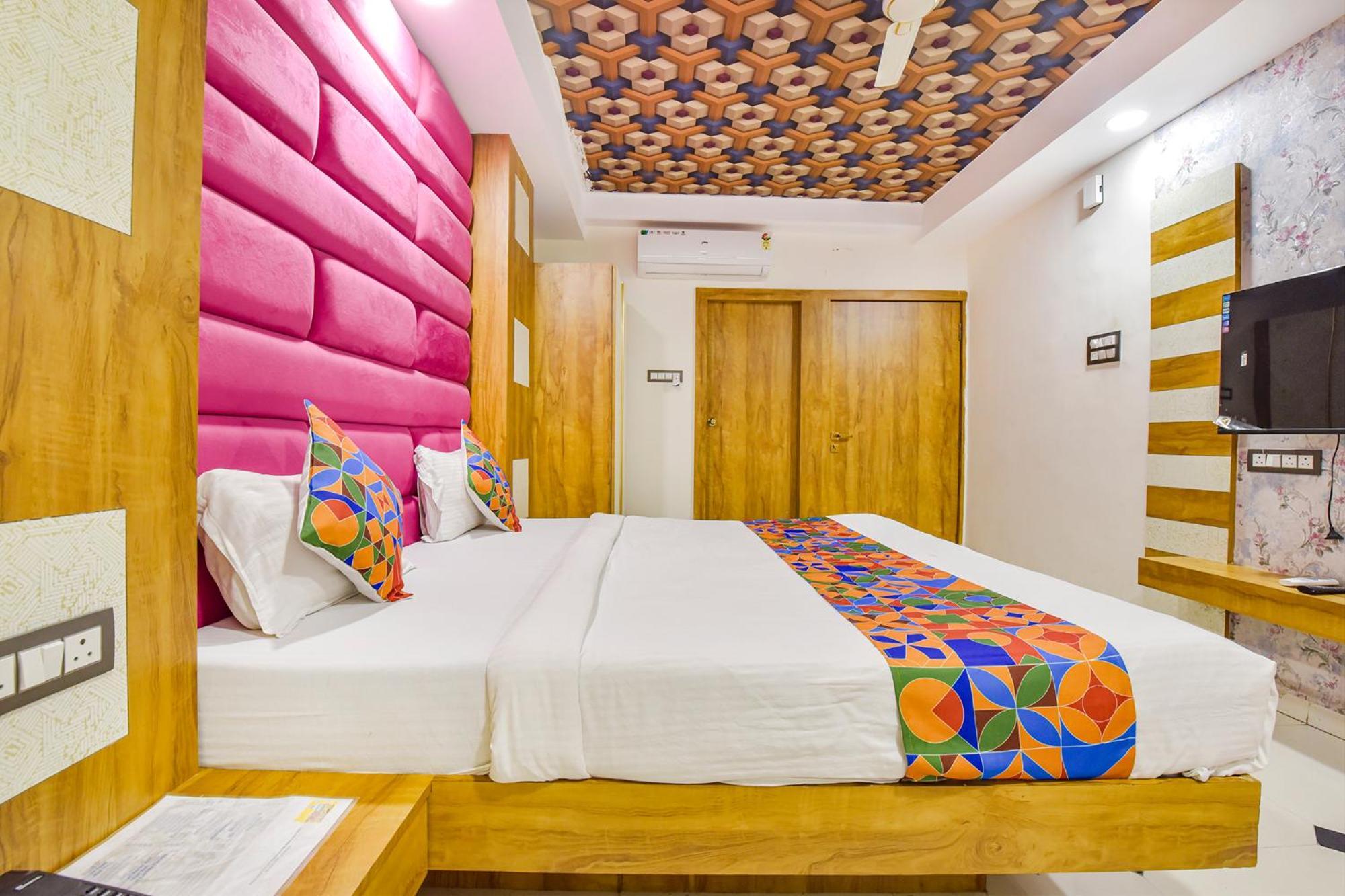 Hotel Fabhotel Signor Indore
